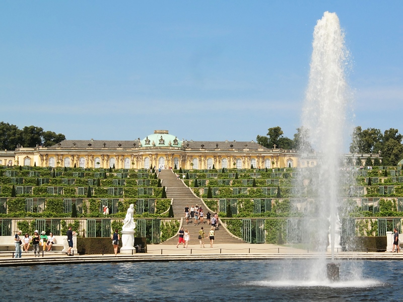 Schloss und Park Sanssouci in Potsdam